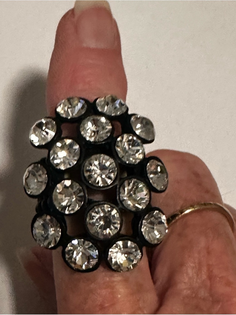 Ring Rhinestone Crystals and black stretchy fashion ring